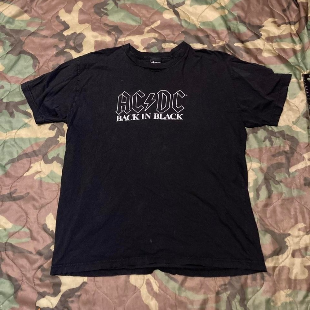 AC/DC Back in black tee vtg y2k 04' thrashed cotton chaser tag L/20.25‎